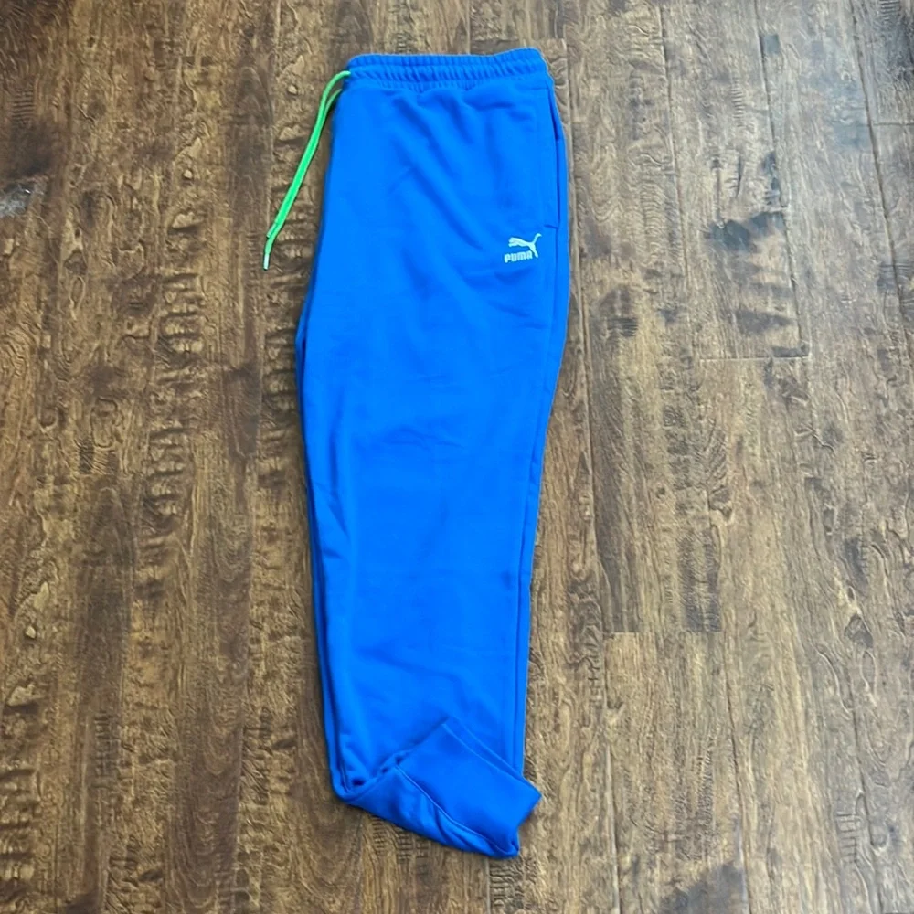 END OF THE YEAR SALE 
Puma Dazed Sweatpants Size XXL
